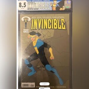 Invincible Comic Issue #1 1st Print cgc 8.5 1st print